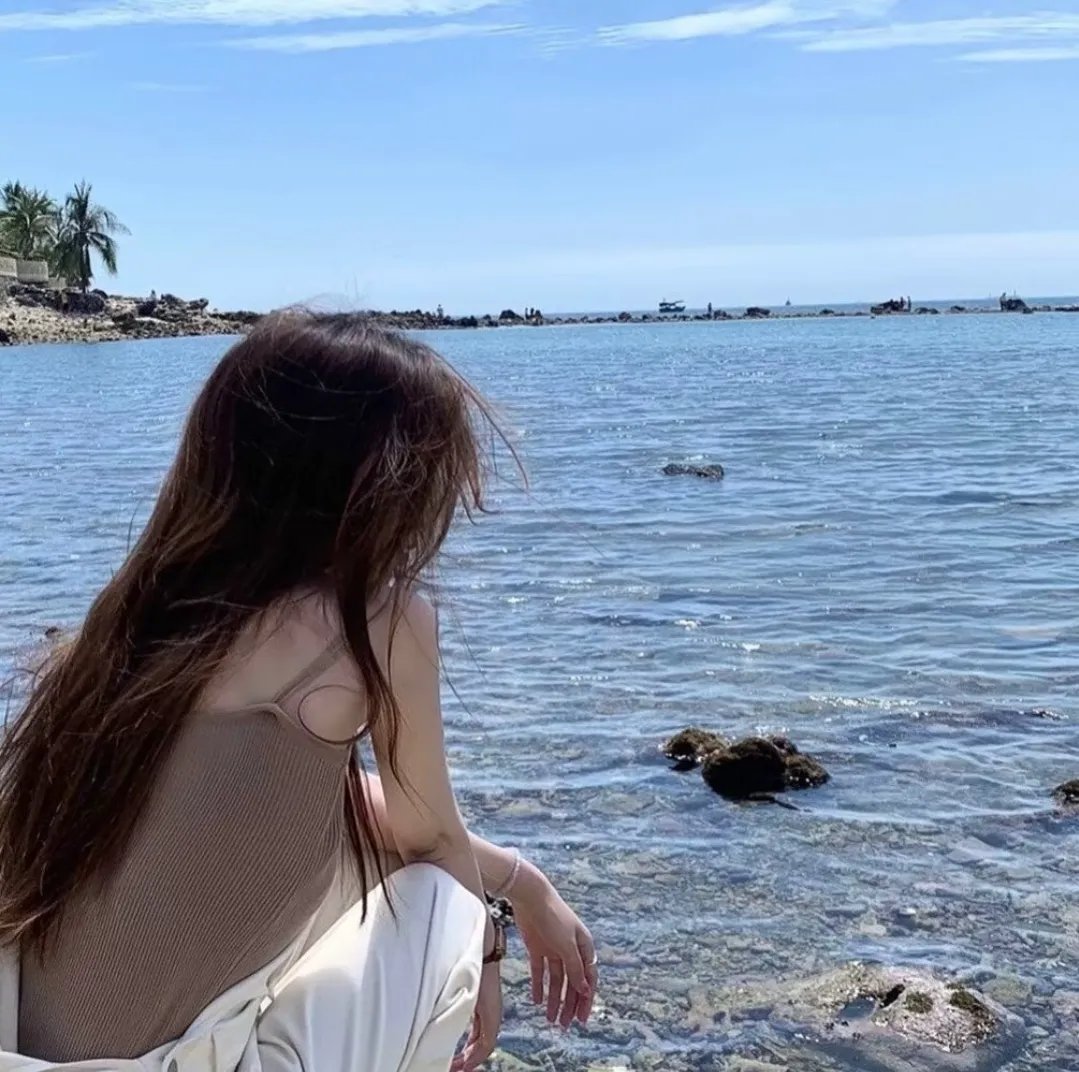 贱人快跑 海报